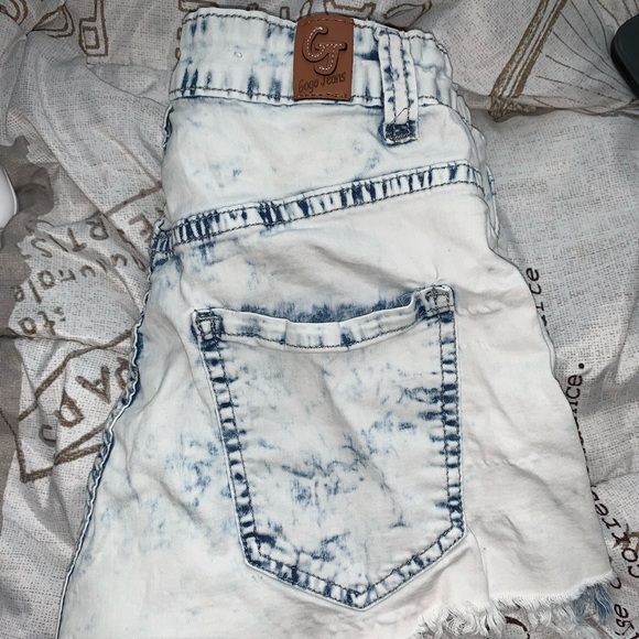 Light blue distressed high waisted shorts - Picture 2 of 3